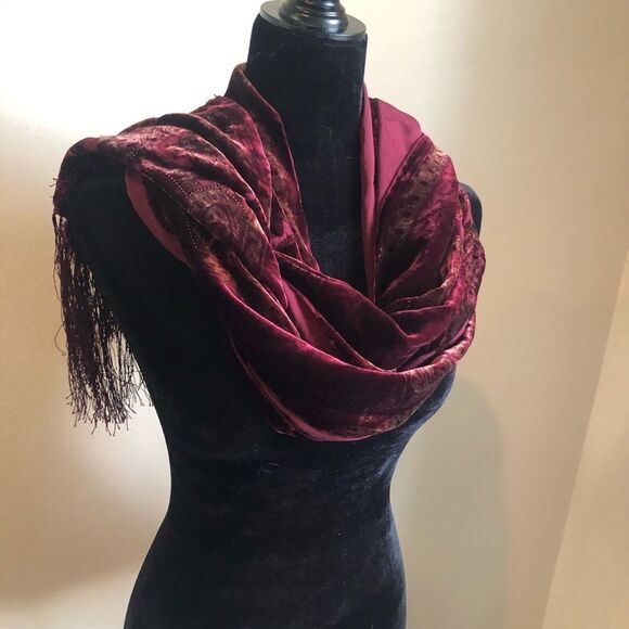 Beautiful Silk Scarf  - Picture 2 of 8